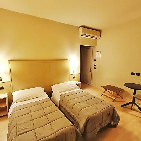 Hotel Corallo Римини Екстериор снимка