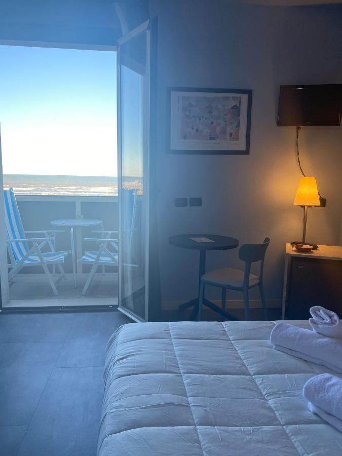 Hotel Corallo Римини Екстериор снимка