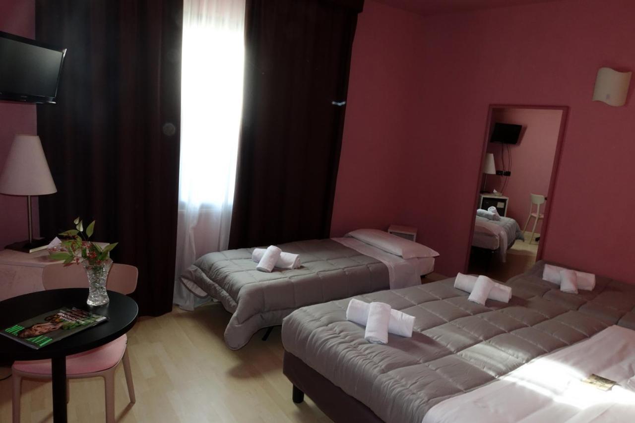 Hotel Corallo Римини Екстериор снимка
