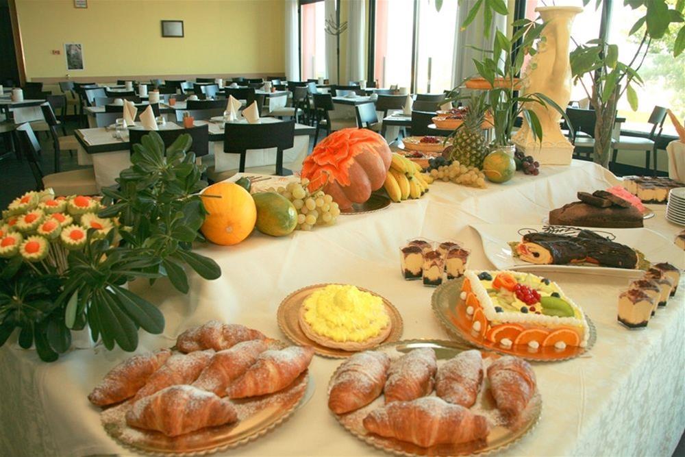 Hotel Corallo Римини Екстериор снимка