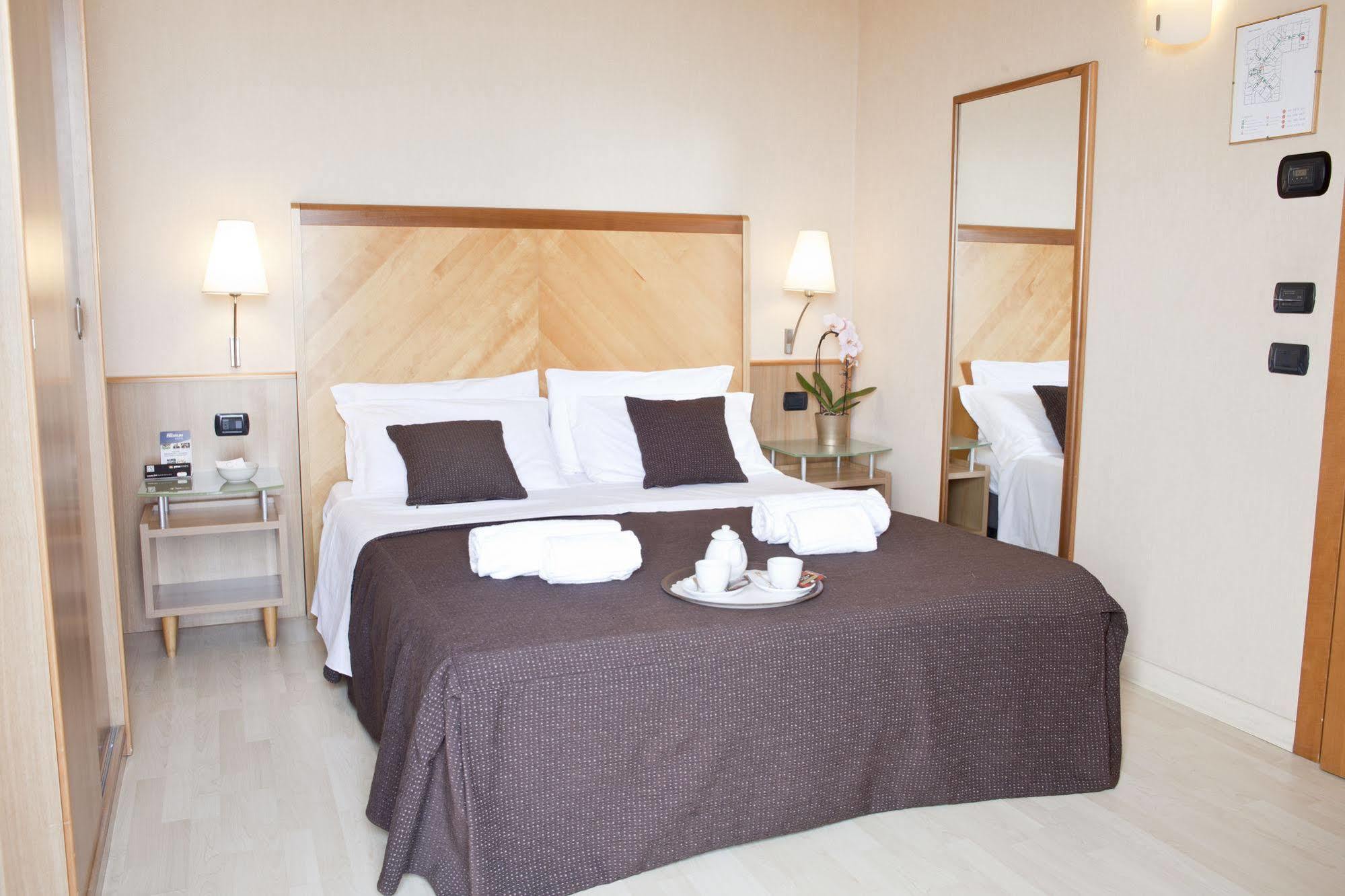 Hotel Corallo Римини Екстериор снимка