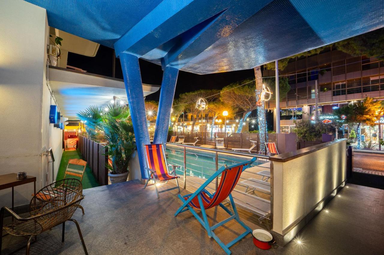 Hotel Corallo Римини Екстериор снимка